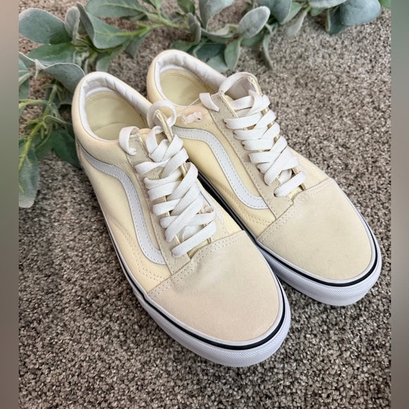 Vans Shoes - NWT Vans Old Skool Sneakers Shoes Size 8